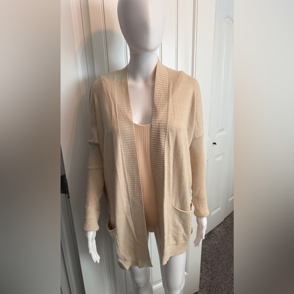 Sandy Neutrals Layered Bundle - Picture 14 of 15